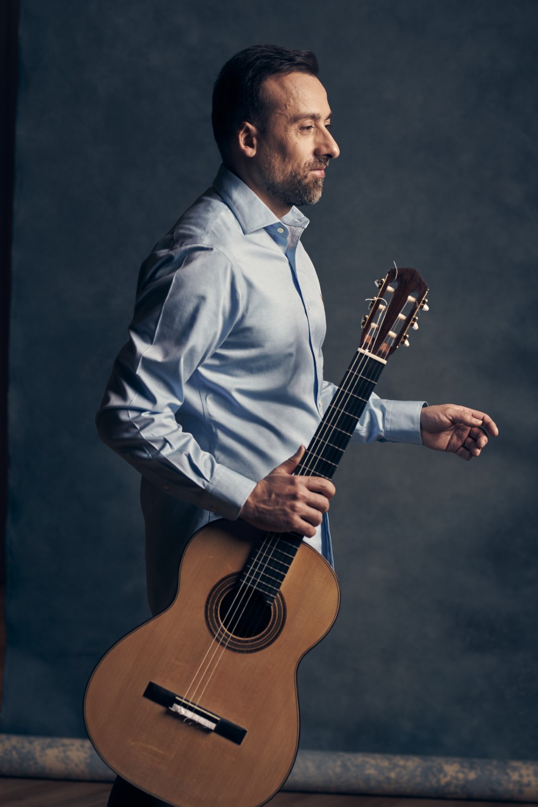 Danijel Cerović with classical guitar