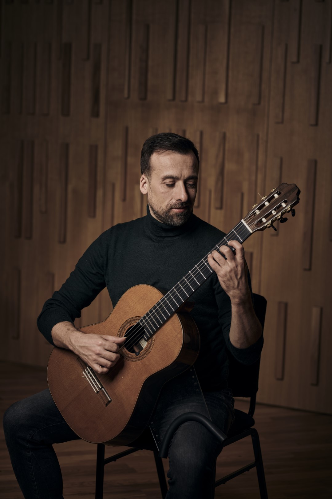 Danijel Cerović performing classical guitar